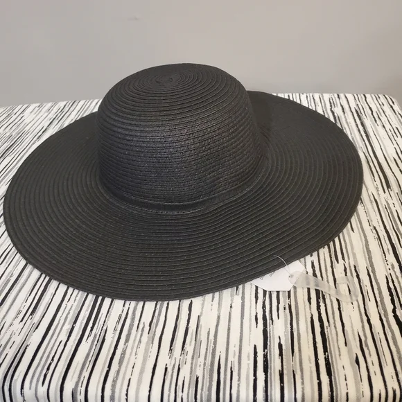 Women's Straw Black and Tan Hats Set of 2 - Picture 3 of 10
